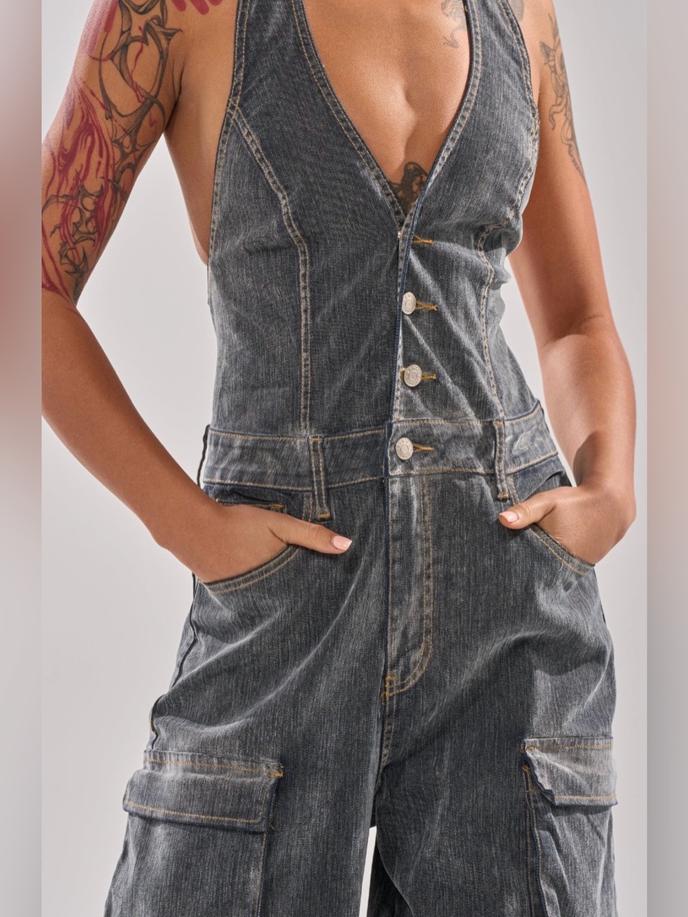 NWT AKIRA Gray Washed Denim halter Cargo Jumpsuit size XL - Picture 6 of 7